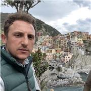 Docente di Matematica impartisce lezioni private ad alunni di scuole medie e superiori.